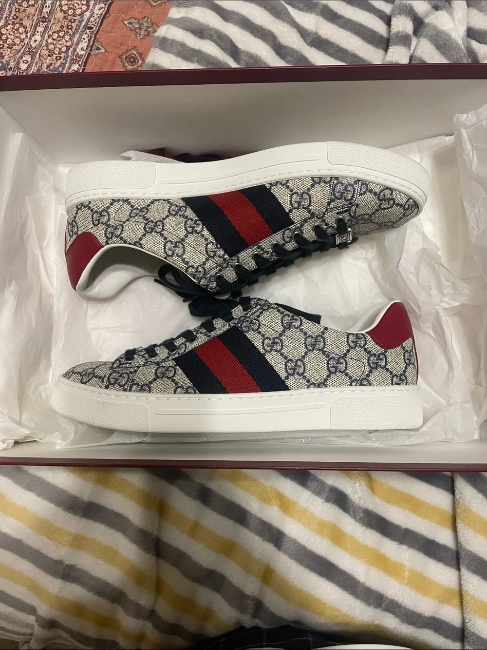 Gucci gg supreme